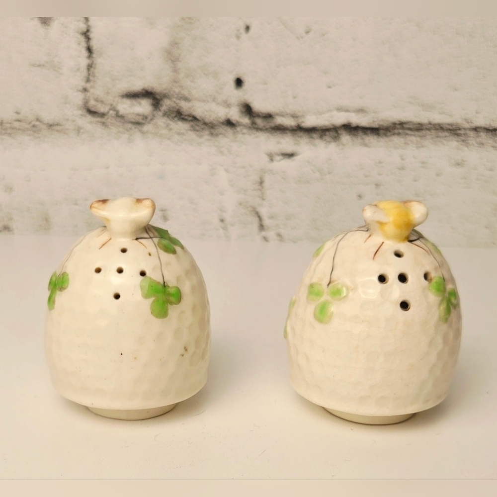 Vintage Japan Bee Beehive Salt Pepper Shakers Ceramic Honeybee Set - Picture 4 of 11